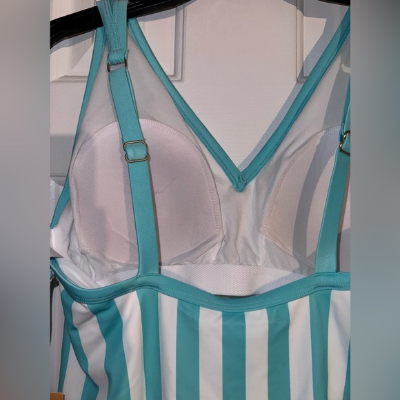 Kona Sol Women’s Turquoise & White Striped One Piece Swimsuit Size 16W, NWT - Picture 8 of 11